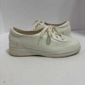 Women's Cream Leather Sneakers